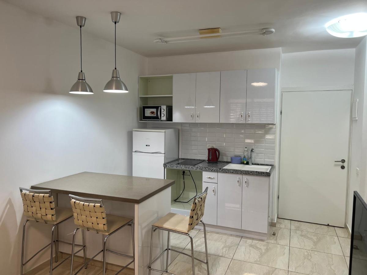 Apartments4You Dinara Бат-Ям Экстерьер фото
