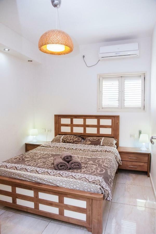 Apartments4You Dinara Бат-Ям Экстерьер фото