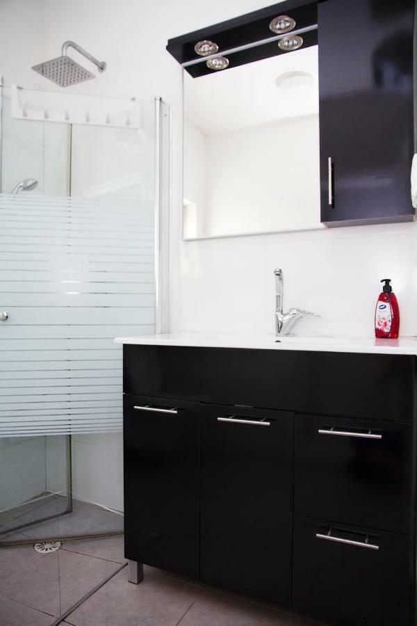 Apartments4You Dinara Бат-Ям Экстерьер фото