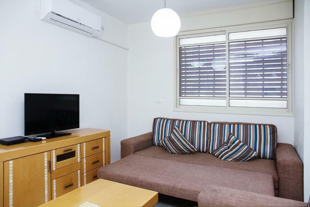 Apartments4You Dinara Бат-Ям Экстерьер фото