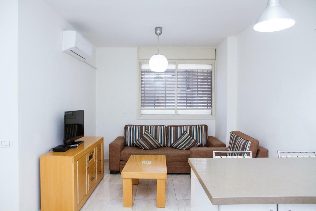 Apartments4You Dinara Бат-Ям Экстерьер фото